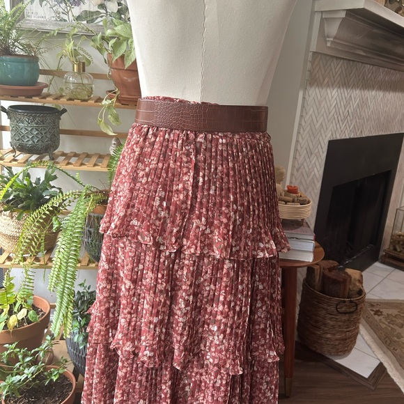 Antonio Melani tiered maxi skirt size 4 - Picture 6 of 8